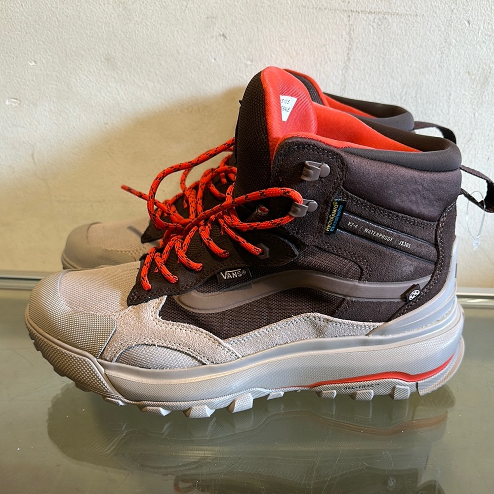 Vans MTE High-Top Boots with Red and Brown Accents